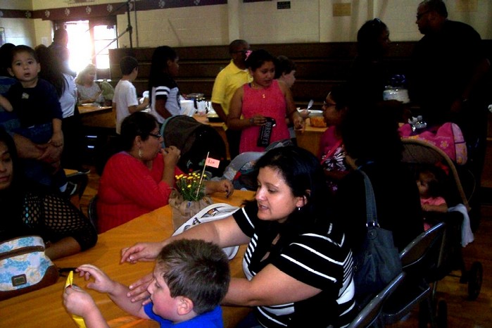 Parroquia de picnic y Subasta Silenciosa 2014